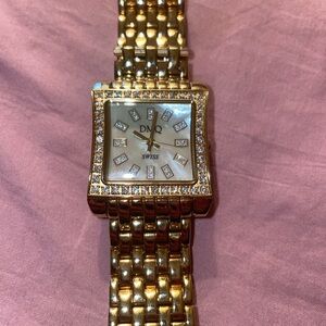 dmq ladies watch Pearl dial diamond bezel and diamonds on dial Vintage Untested